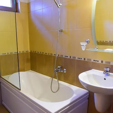 Family Lazur 3* بانسكو