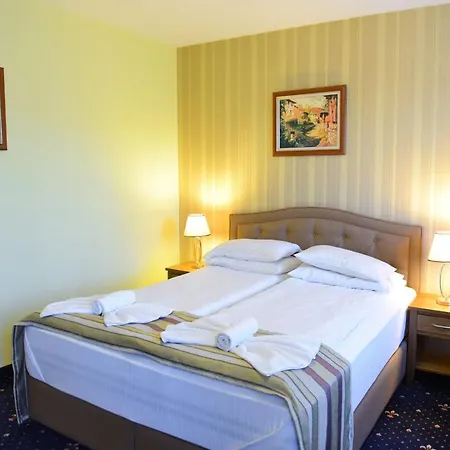 فندق Family Lazur بانسكو