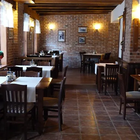 Family Lazur فندق 3*