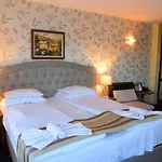 Хотел Family Lazur 3*